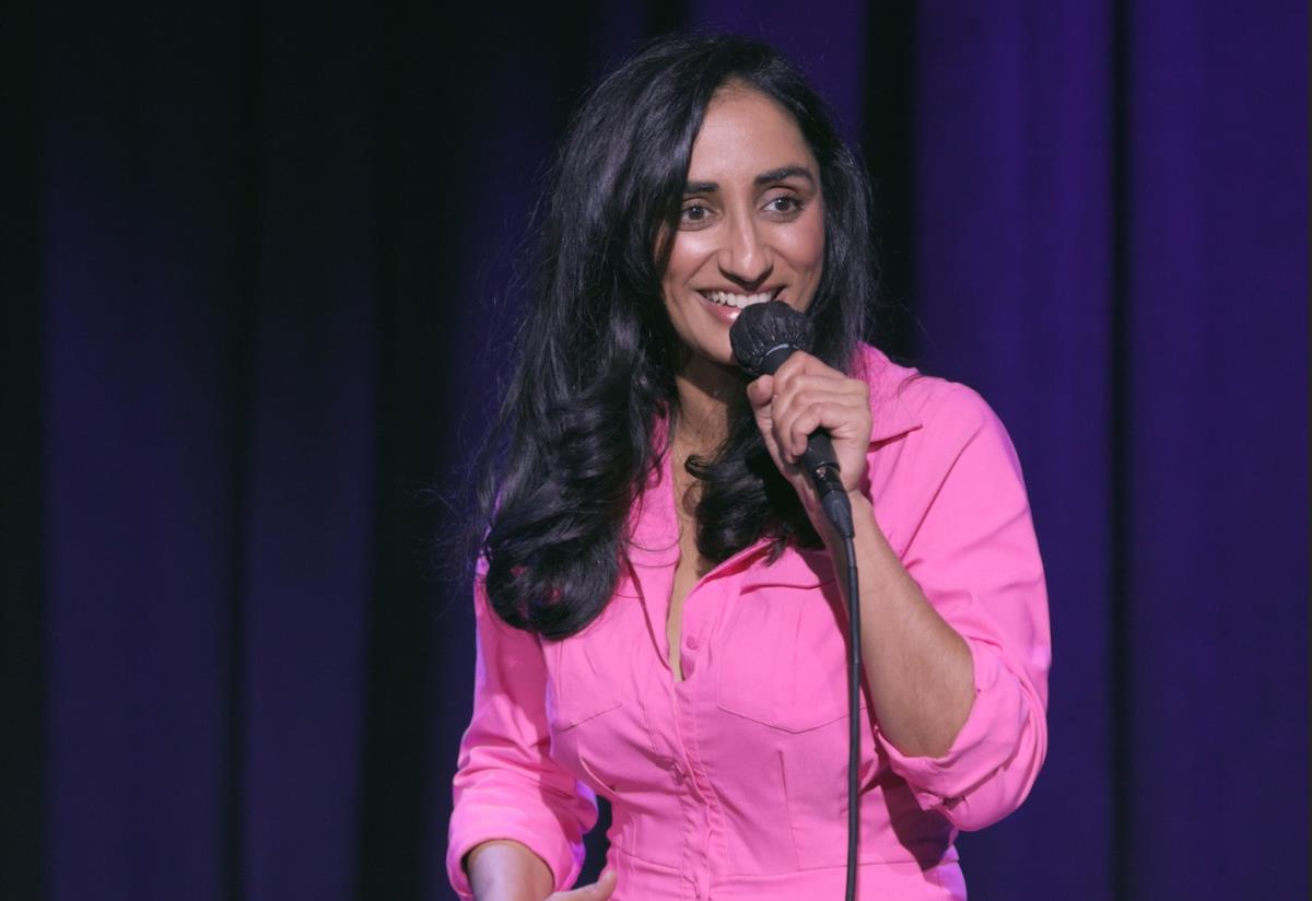 Kiran Deol Live